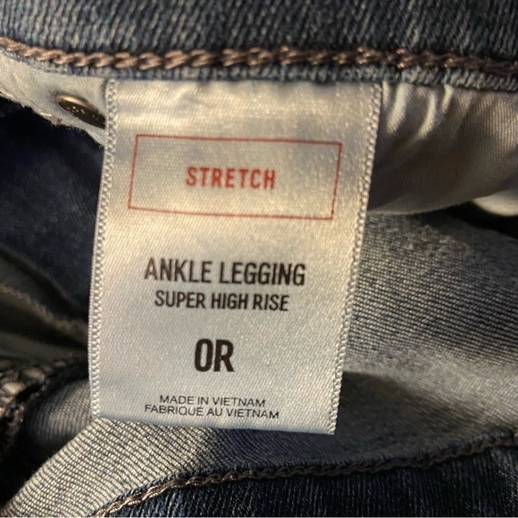 EXPRESS Jeans Super High Rise Legging With Rivets And 12” Rise. Calf Lace Accent - Picture 2 of 10